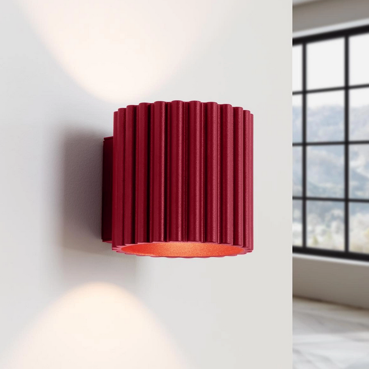 Trójwymiar światła: jak ryflowane oprawy z kolekcji KARBON, AURA i HALO wpływają na odbiór przestrzeni?