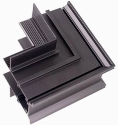 MAXLIGHT MT0010. Kątownik ściana/sufit. Do szyn MT0006, MT0007