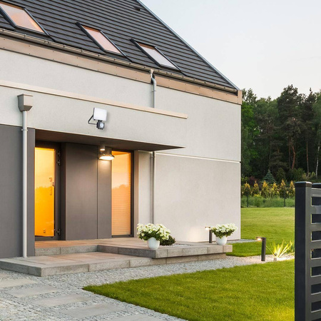 Naświetlacz LED 10W PIR 950lm 5000K (EKN9017) - Eko-Light