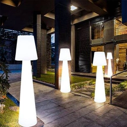 Zmieniająca kolor stojąca lampa ogrodowa GARDENA RGBW 16 kolorów 120 cm (ES-DC005) - Step into Design