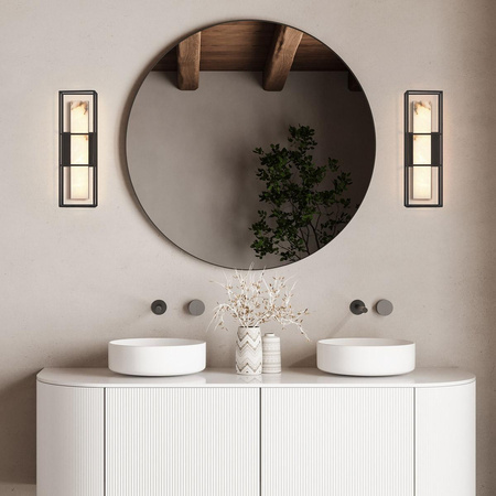 Średni kinkiet Blakley z alabastrowym kloszem Matowa czerń (QN-BLAKLEY-M-BK) - Quintiesse