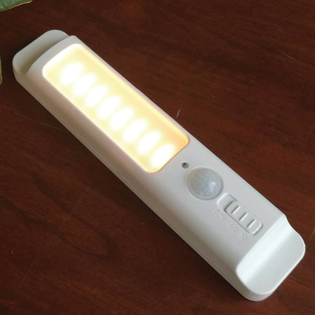 LAMPKA DO SZAFKI Z CZUJKA RUCHU I WIESZAKIEM 4000K (EKB6639) - Eko-Light