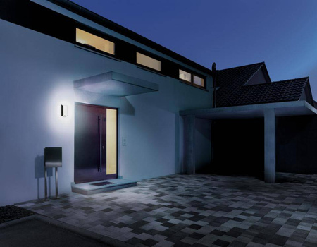 Oprawa elewacyjna STEINEL L30 PIR max.60W E27 IP44 230V antracyt / tworzywo sztuczne
 (ST068899) - STEINEL