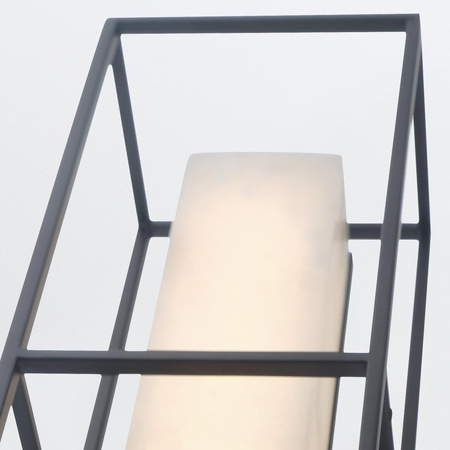 Duży kinkiet Blakley z alabastrowym kloszem Matowa czerń (QN-BLAKLEY-L-BK) - Quintiesse