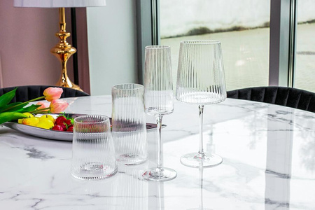 KARE komplet 4 szklanek RIFFLE 440ml      transparentny (53284) - Kare Design
