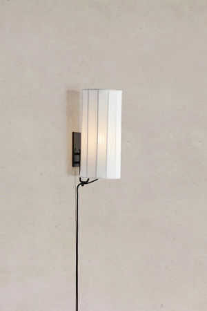 HIKARI Wall 1L White/Black (108960) Markslojd